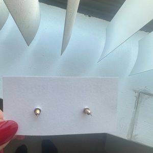 Jennifer Behr Pearl Earrings: never worn, brand new